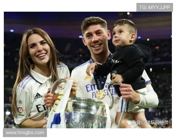 足球明星的女友和孩子们的幸福生活揭秘