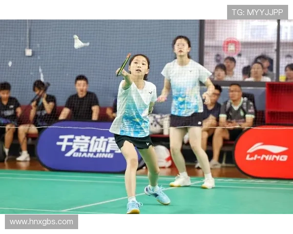 成都羽毛球队在杯赛中的精彩表现与实力分析